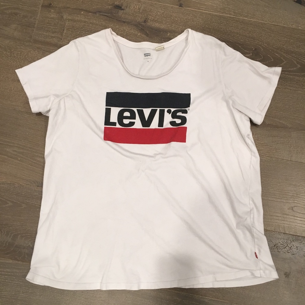 Levis tee size 2xl